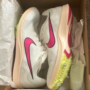 Nike Zoom Rival Distance Spikes, In the box has two keys.